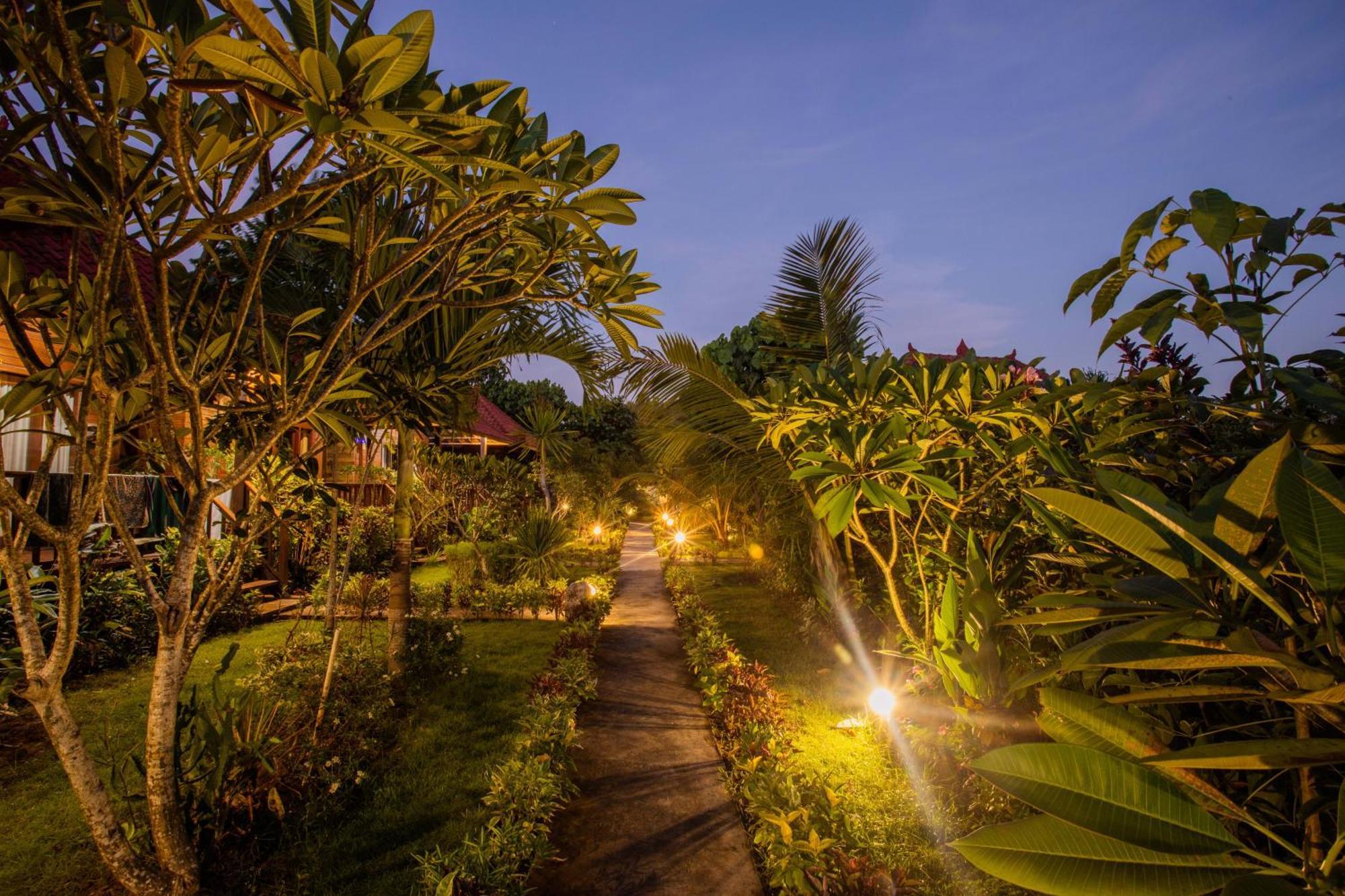 The Parnas Hotel Nusa Lembongan  Ngoại thất bức ảnh